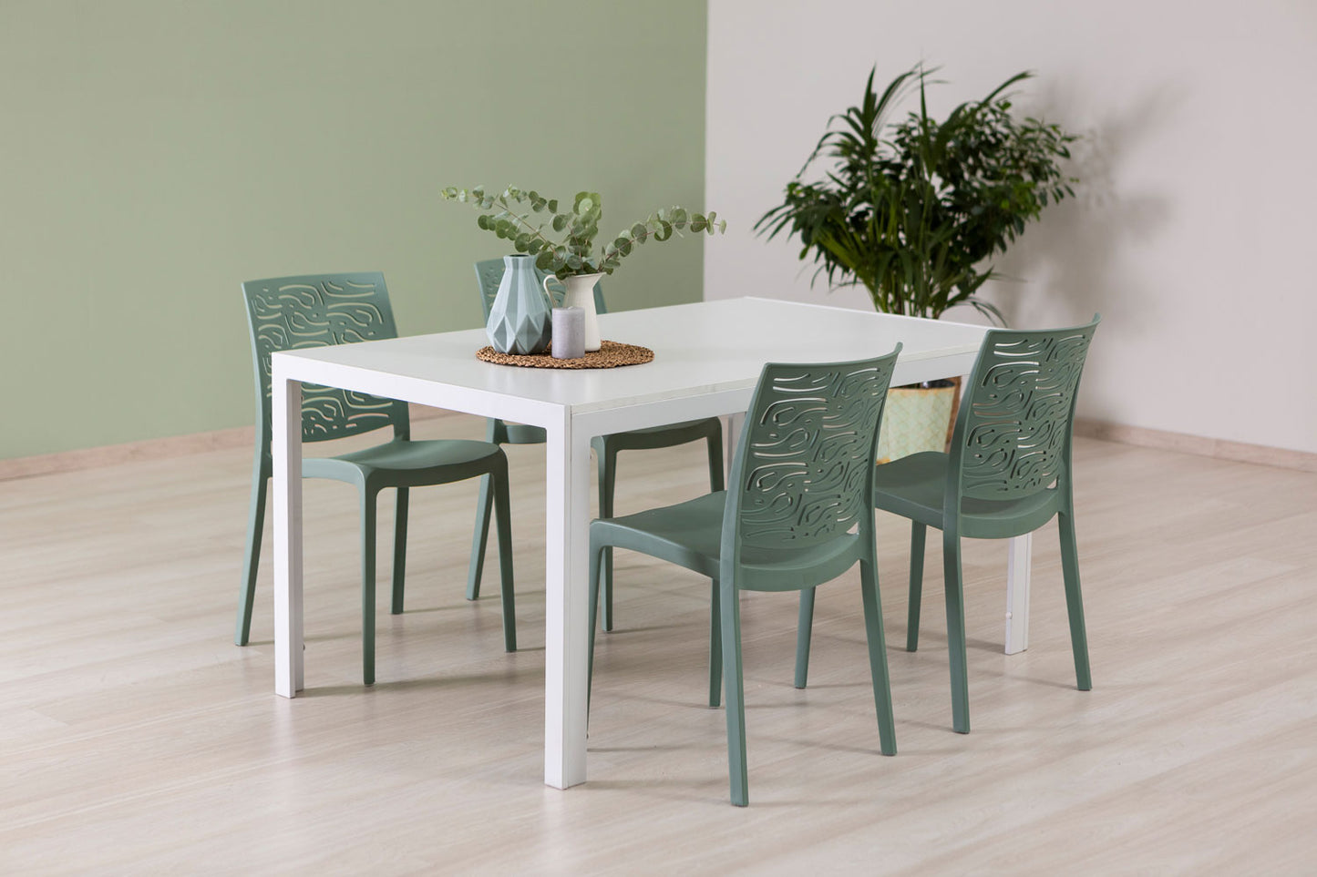 CHAISES MALIKA